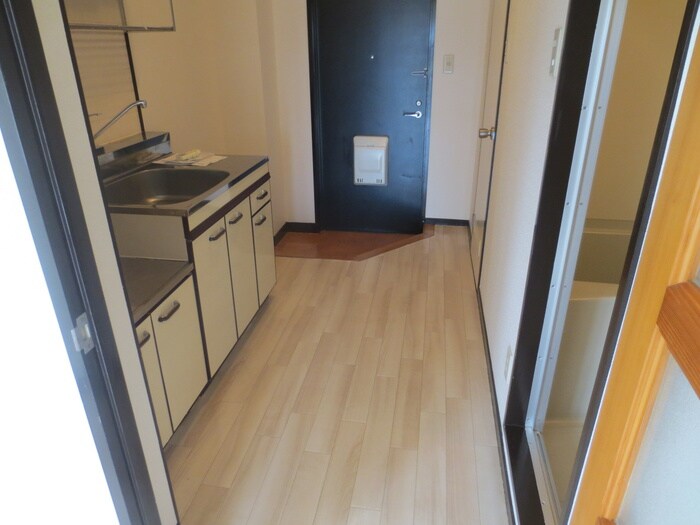 物件内観写真9　(廊下)