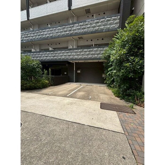 物件外観写真5　(駐車場)