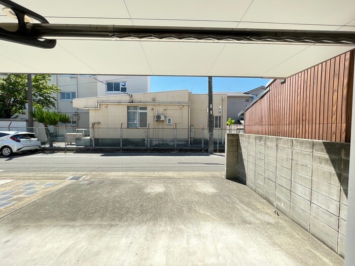 物件内観写真18　(室内からの展望)