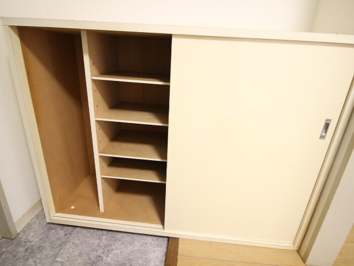 物件内観写真8　(靴箱)