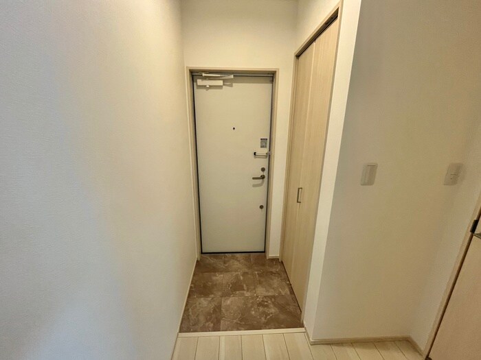 物件内観写真17　(玄関)