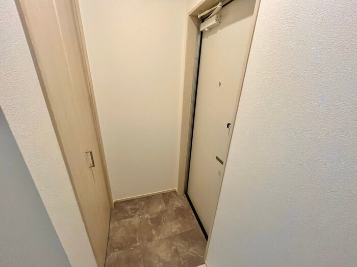 物件内観写真17　(玄関)