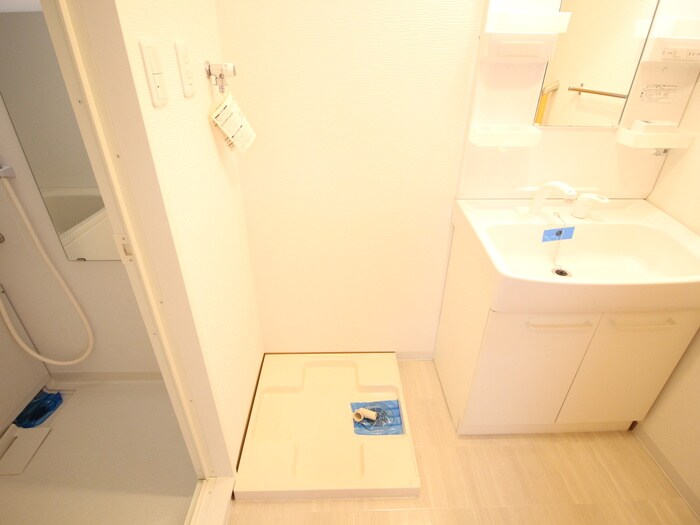 物件内観写真11　(洗濯機置場)