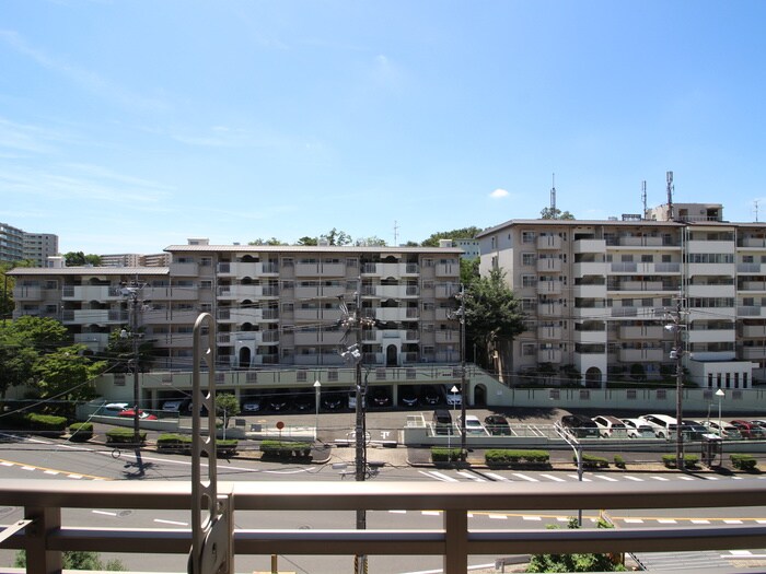 物件内観写真20　(室内からの展望)