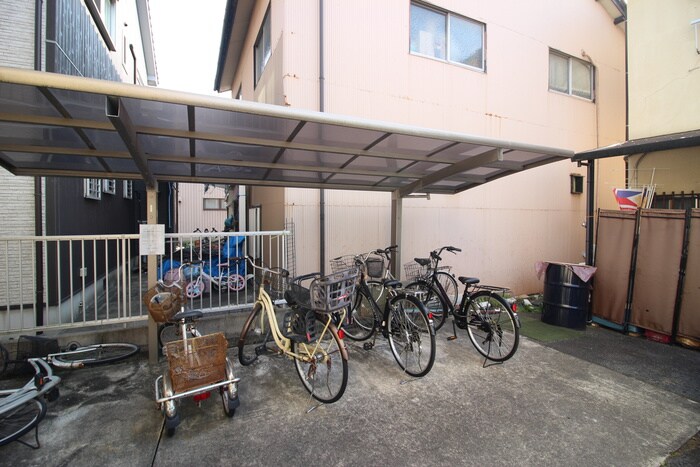 物件外観写真6　(駐輪場)