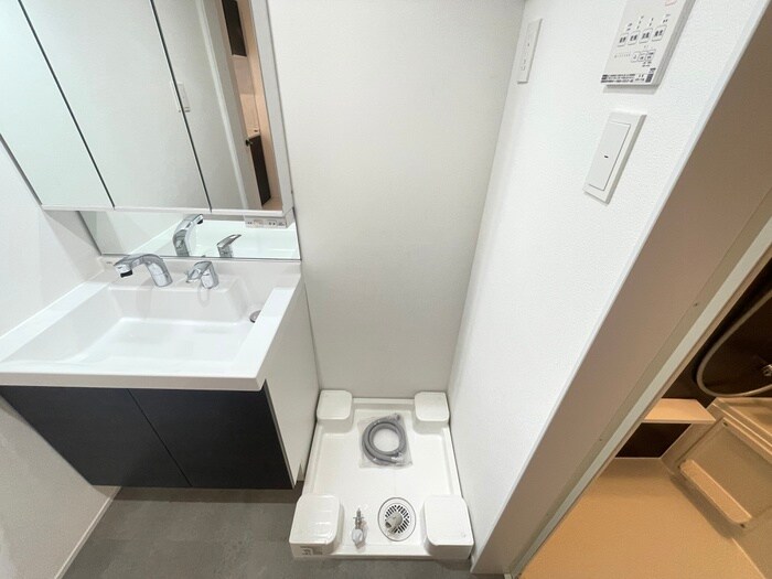 物件内観写真12　(洗濯機置場)