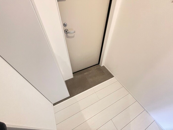 物件内観写真16　(玄関)