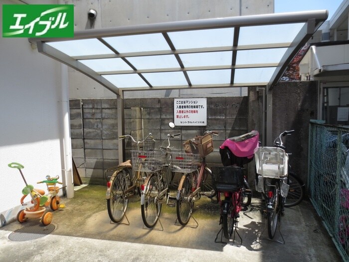 物件外観写真6　(駐輪場)