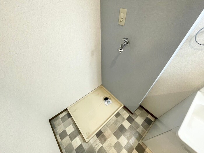 物件内観写真15　(洗濯機置場)