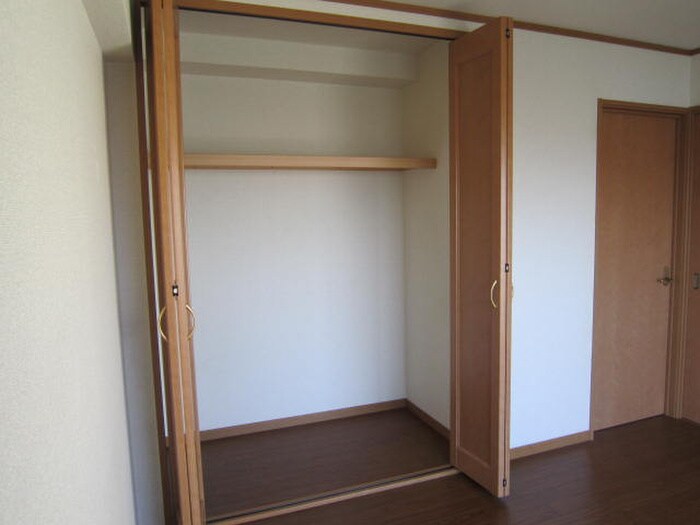 物件内観写真10　(収納)