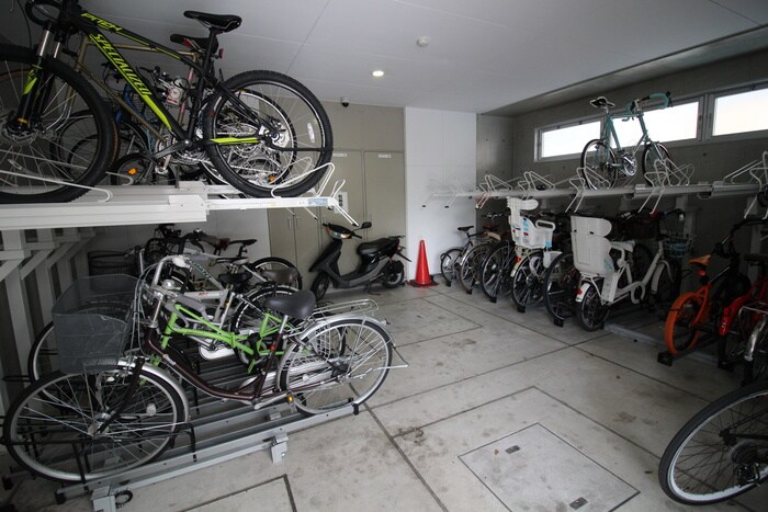 物件外観写真2　(駐輪場)