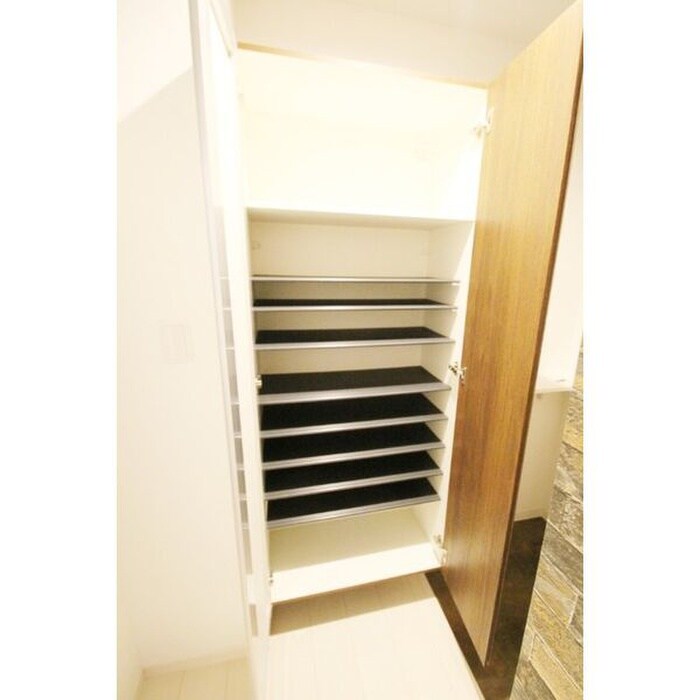 物件内観写真15　(靴箱)