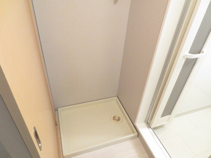 物件内観写真11　(洗濯機置場)