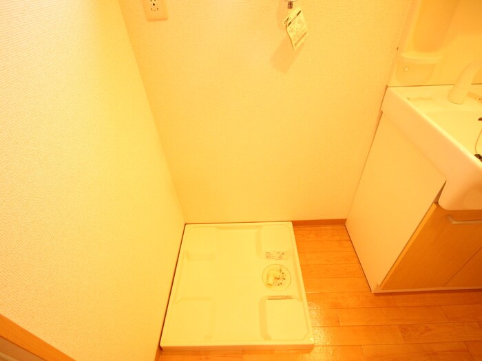 物件内観写真14　(洗濯機置場)