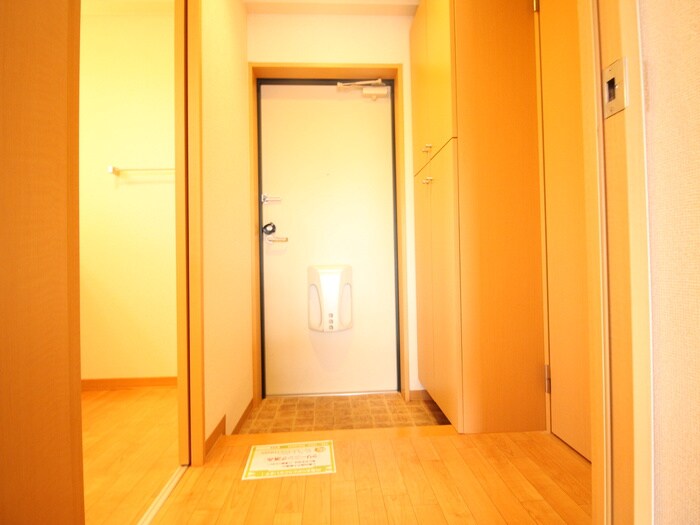物件内観写真17　(玄関)