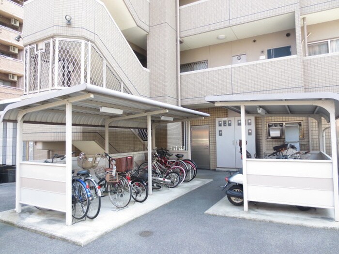 物件外観写真3　(駐輪場)