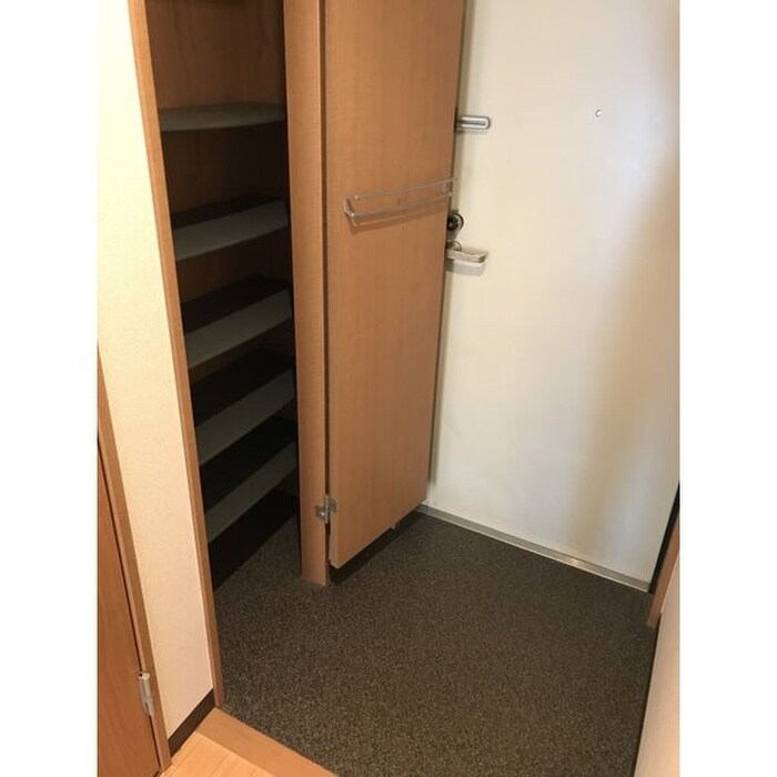 物件内観写真17　(玄関)