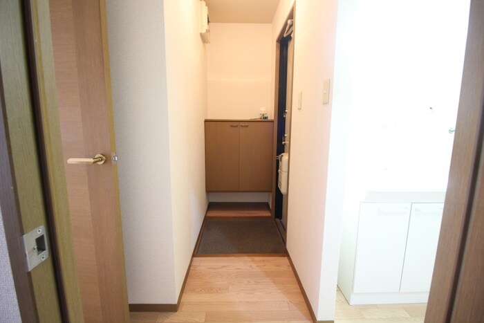 物件内観写真8　(廊下)