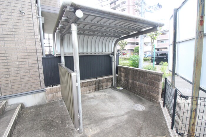 物件外観写真5　(駐輪場)