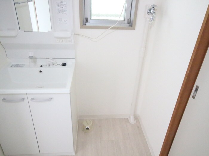 物件内観写真13　(洗濯機置場)