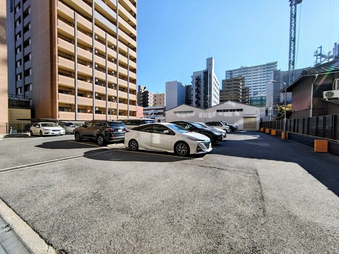 物件外観写真5　(駐車場)