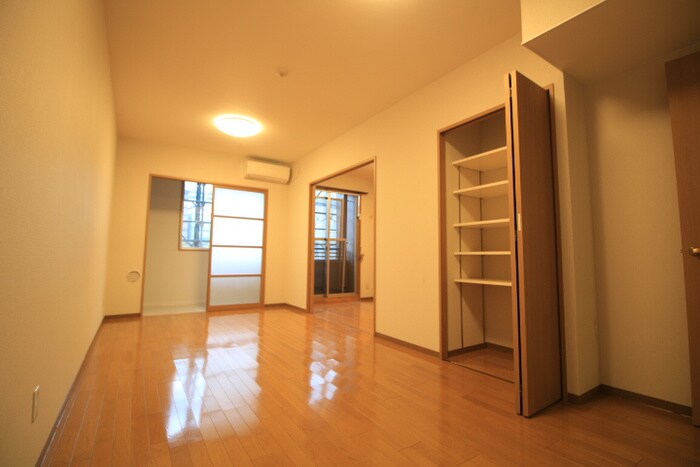 物件内観写真13　(居室)