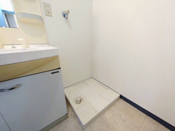 物件内観写真15　(洗濯機置場)