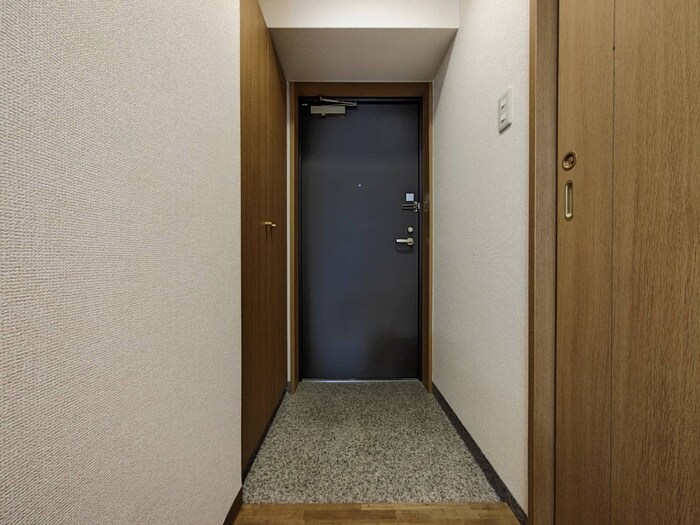 物件内観写真17　(玄関)