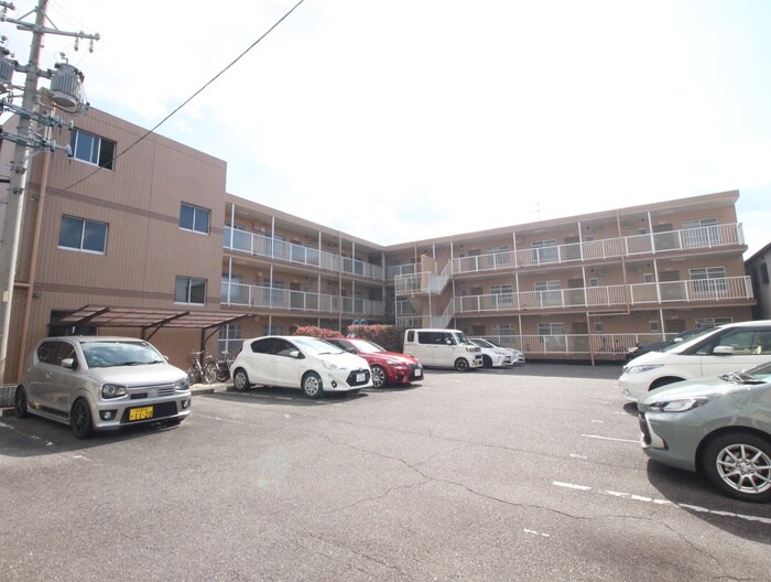 物件外観写真2　(駐車場)