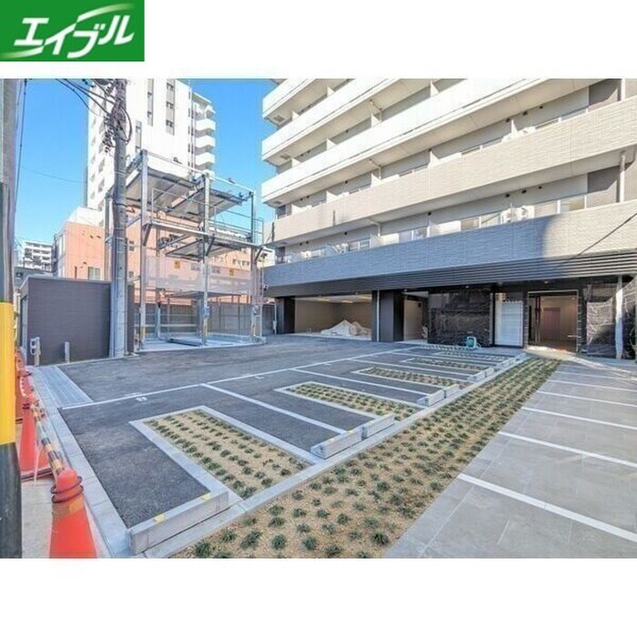 物件外観写真3　(駐車場)