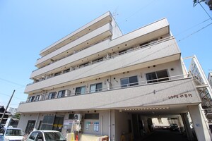 レクイエやまだ外観写真