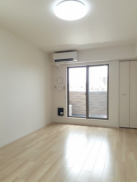 物件内観写真2　(居室)