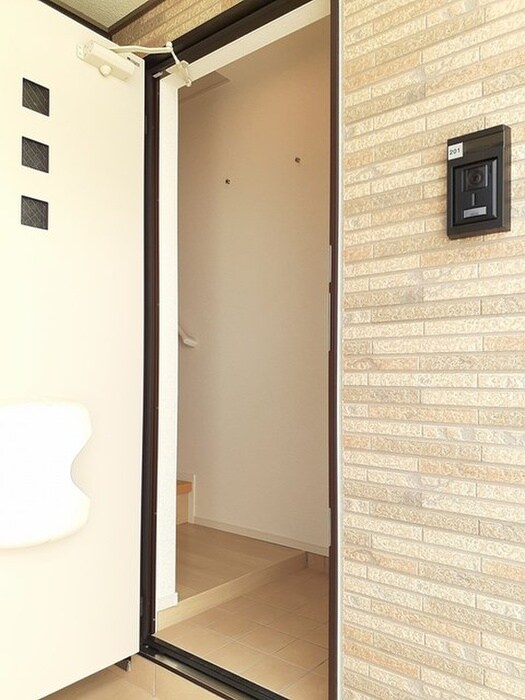 物件内観写真7　(玄関)