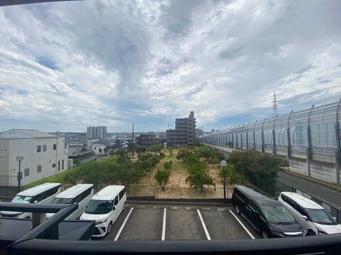 物件内観写真22　(室内からの展望)