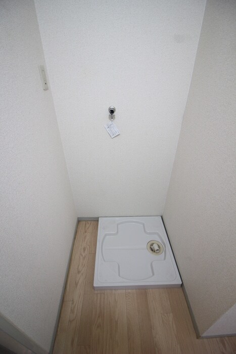 物件内観写真18　(洗濯機置場)