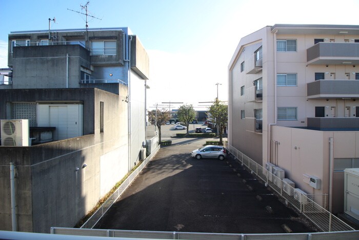 物件内観写真22　(室内からの展望)