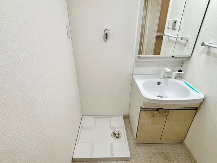 物件内観写真12　(洗濯機置場)