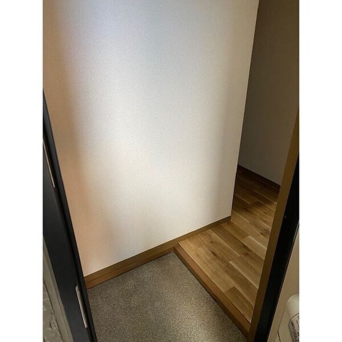 物件内観写真11　(玄関)