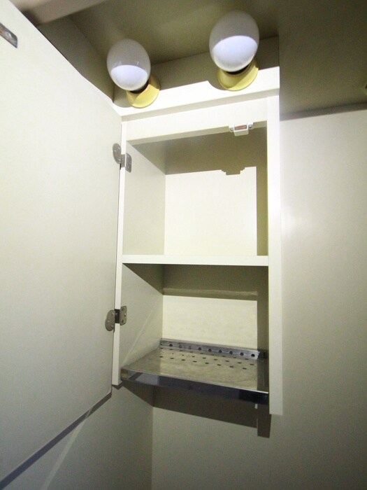 物件内観写真18　(収納)