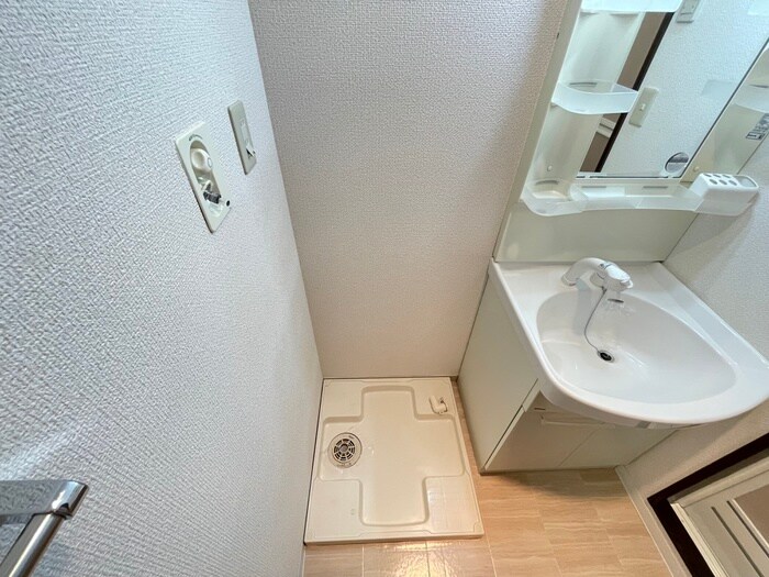 物件内観写真14　(洗濯機置場)