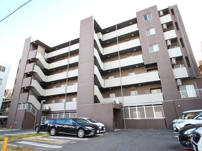 物件外観写真4　(駐車場)