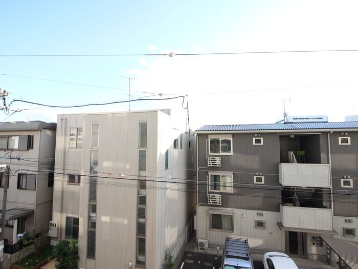 物件内観写真17　(室内からの展望)