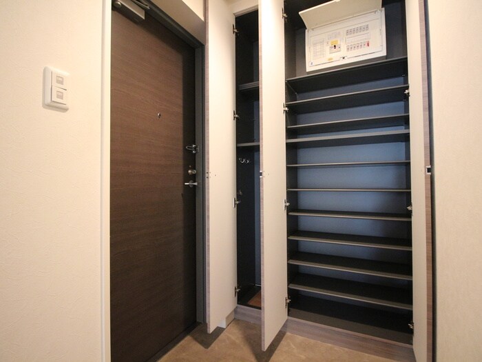 物件内観写真18　(靴箱)