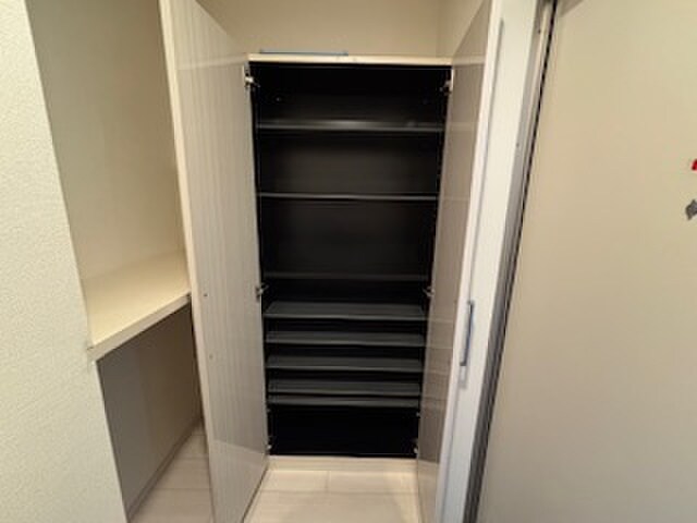 物件内観写真15　(靴箱)