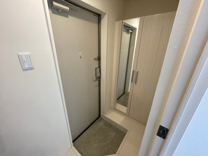 物件内観写真16　(玄関)