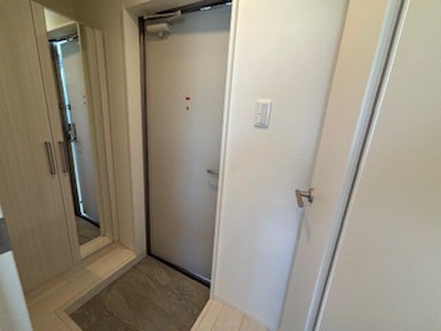 物件内観写真16　(玄関)