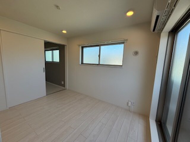 物件内観写真18　(居室)