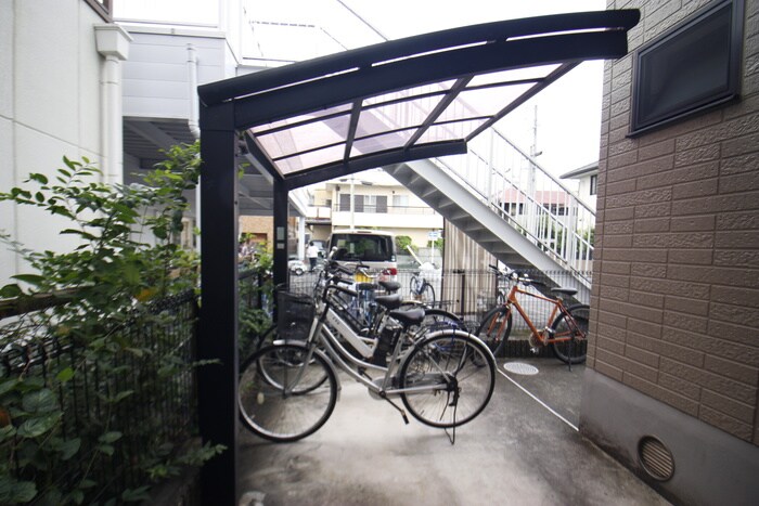 物件外観写真6　(駐輪場)