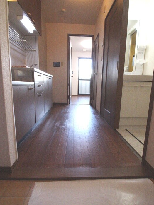 物件内観写真10　(玄関)