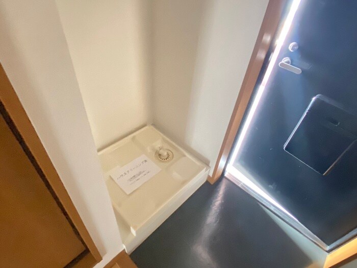 物件内観写真19　(洗濯機置場)
